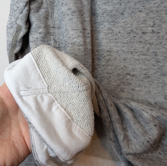 ADIDAS Detroit Red Wings Hockey Logo Cozy Grey Hoodie Womens Small 8-10 - Picture 8 of 10